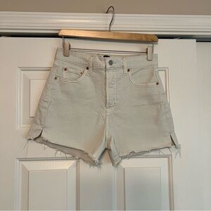 Gap Women’s High Rise 4” Denim Jean Shorts Raw Edge Off White Size 27 (4R)